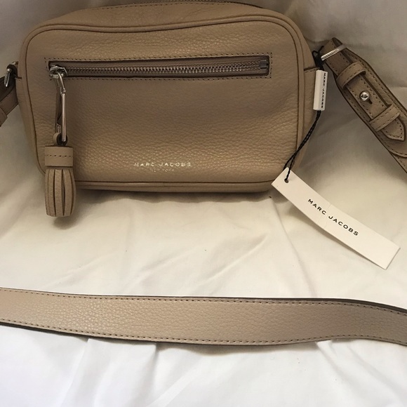 Marc Jacobs Handbags - BRAND NEW Marc Jacobs Crossbody Bag
